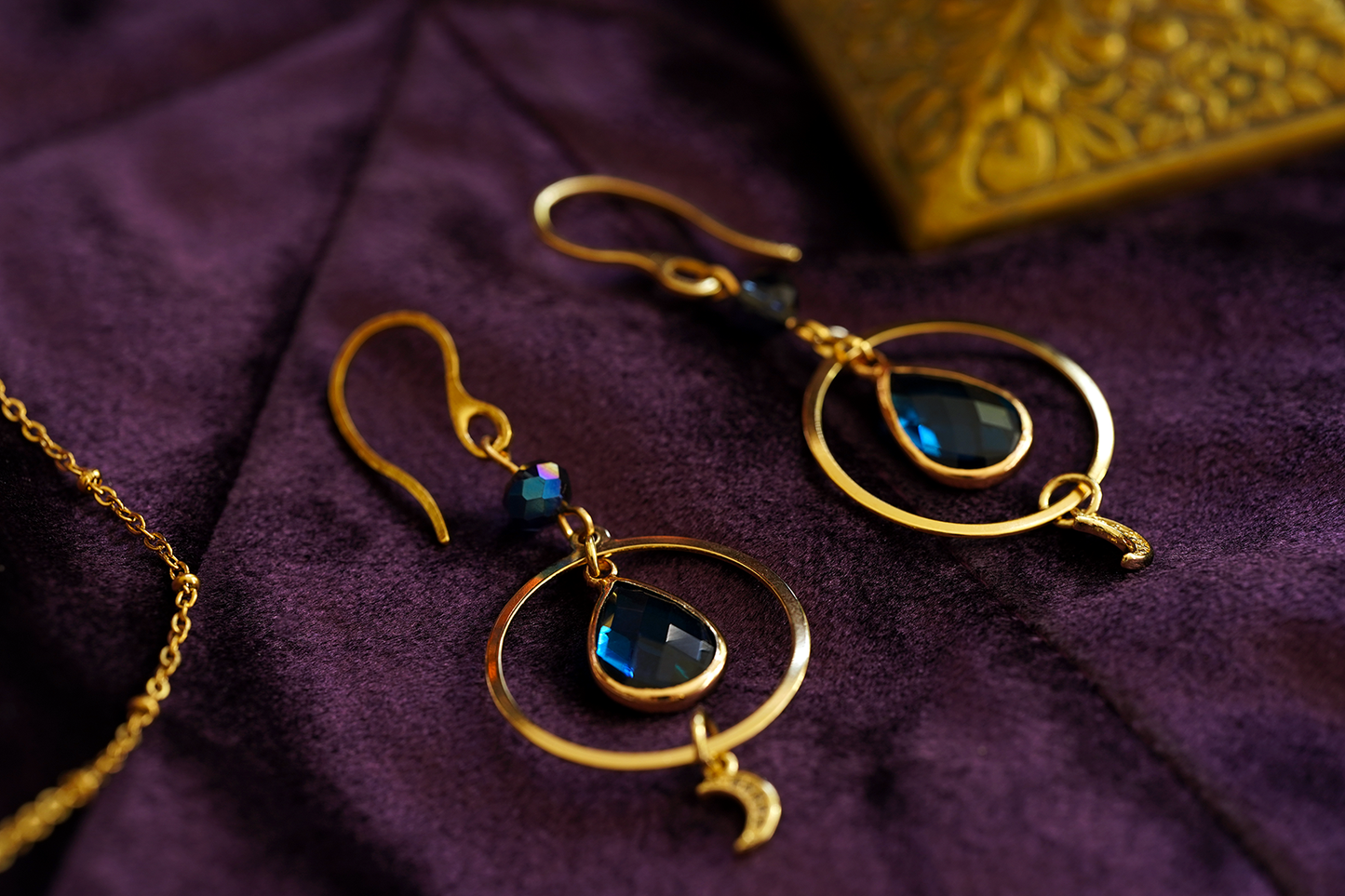 Nightveil Earrings - Blue