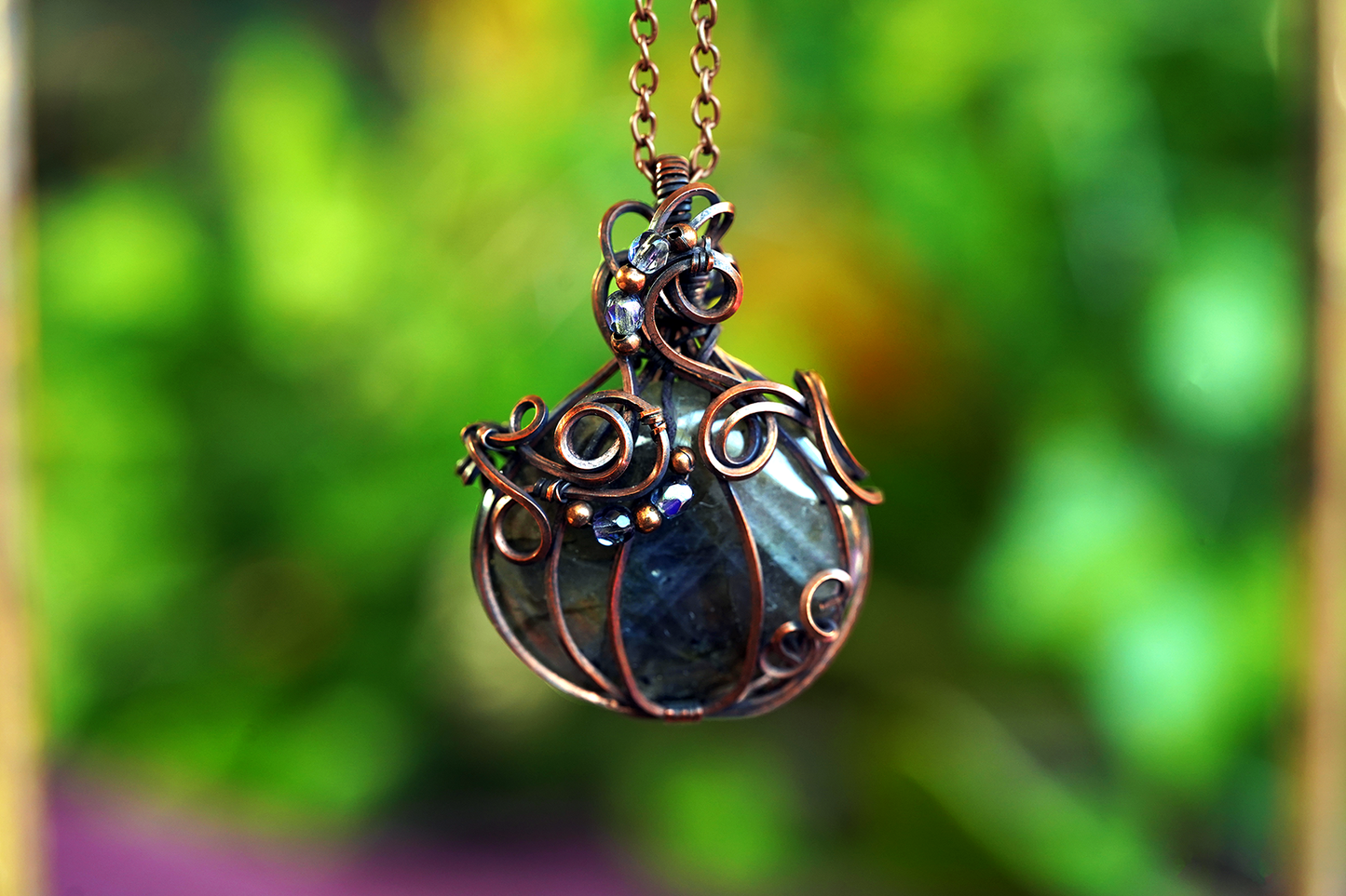 Glimmergourd Pendant - Labradorite