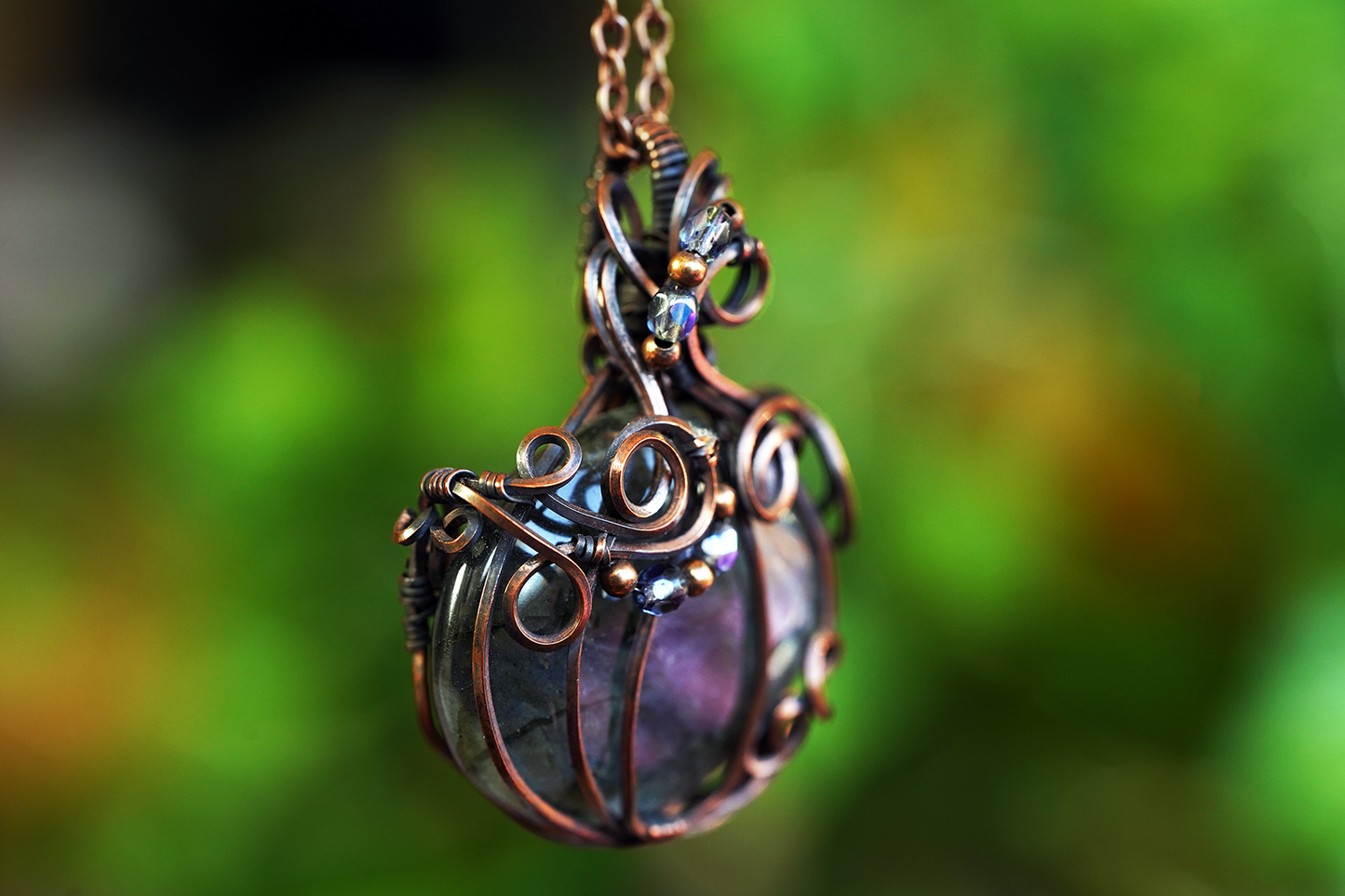 Glimmergourd Pendant - Labradorite