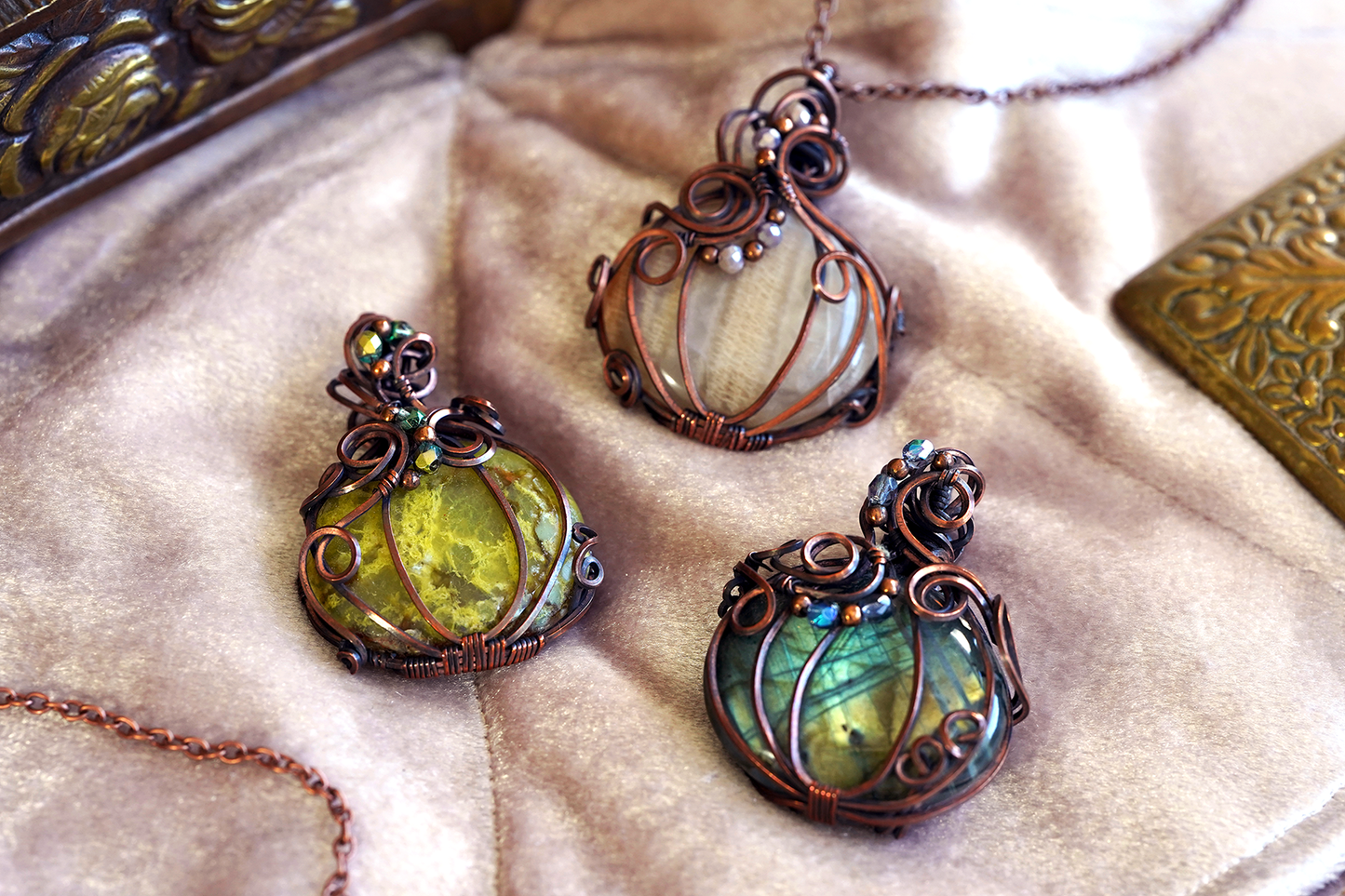 Glimmergourd Pendant - Green Opal
