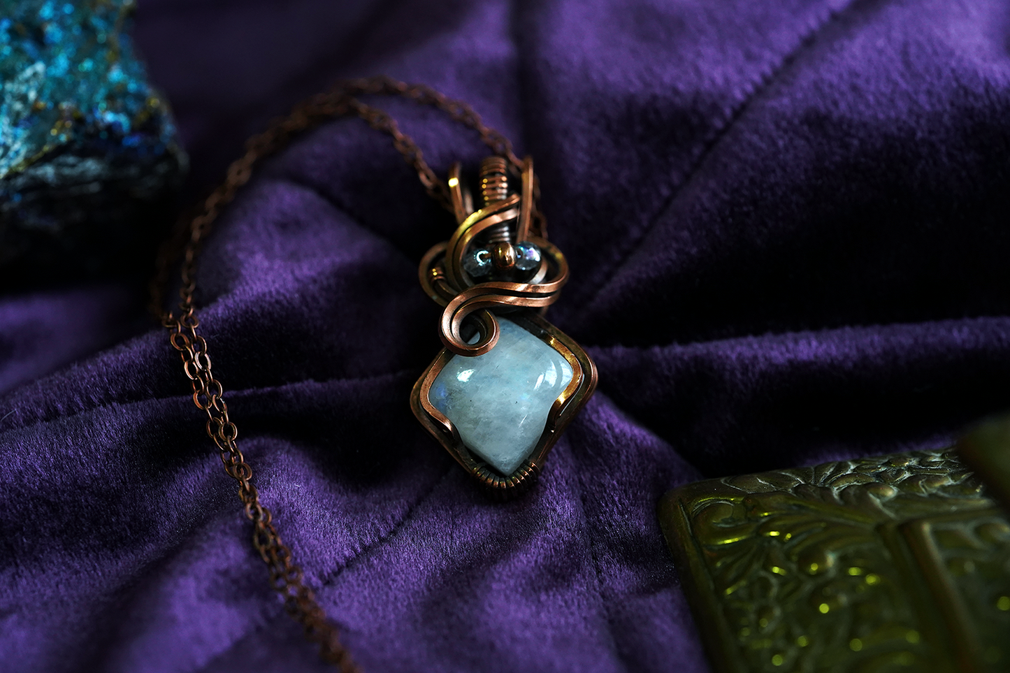 Small Amulet Pendant - Rainbow Moonstone