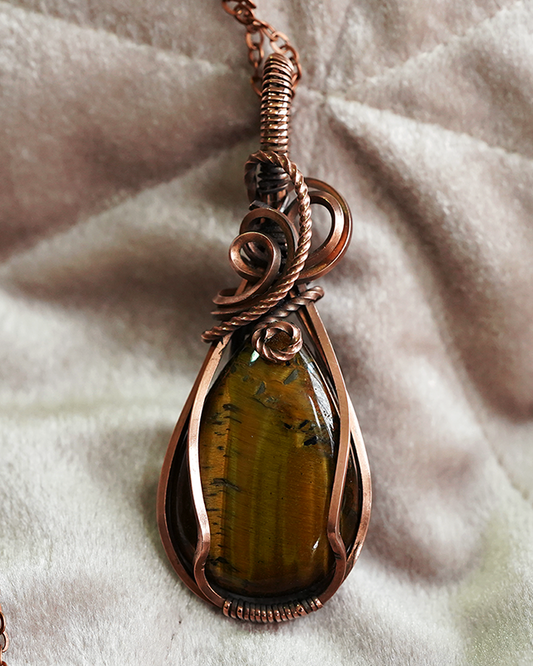 Amulet Pendant - Tiger's Eye