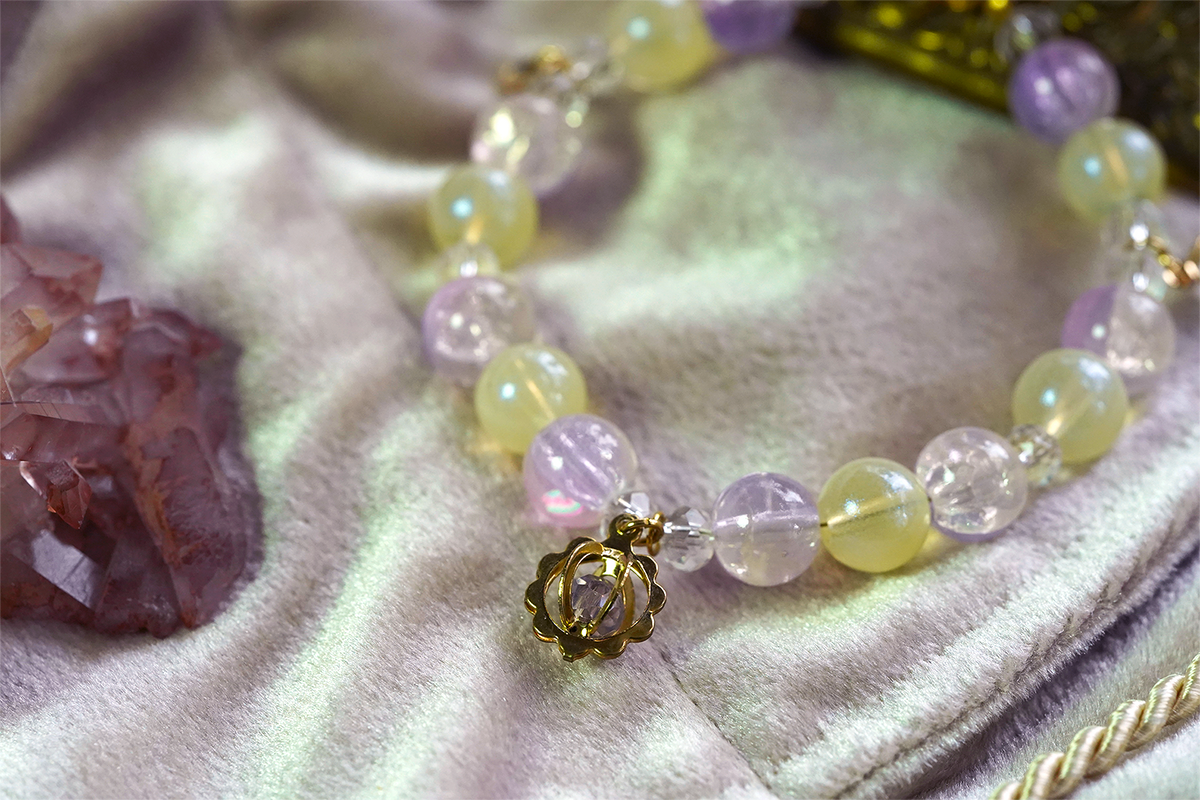 Mana Bracelet - Orchidea