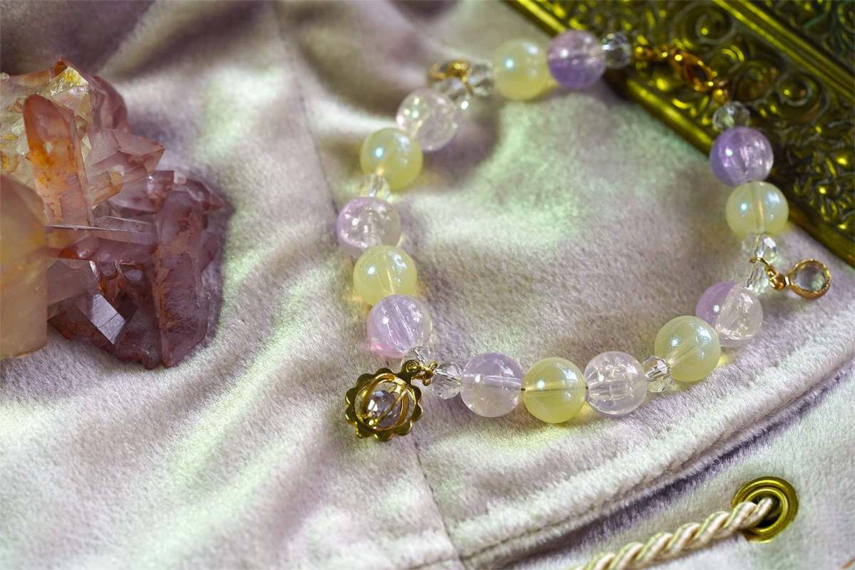 Mana Bracelet - Orchidea