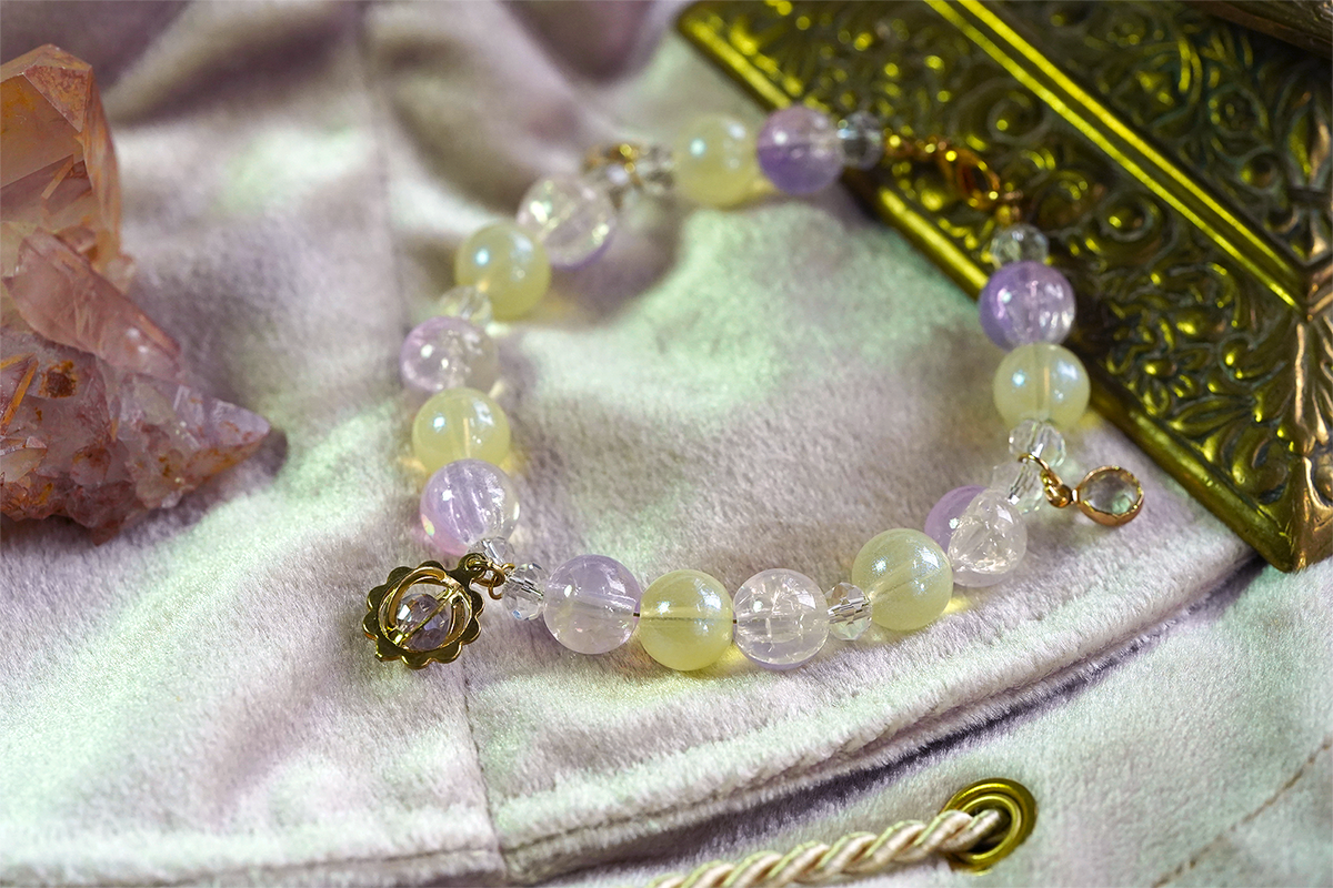 Mana Bracelet - Orchidea